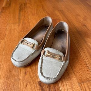 Dressy flats/loafers